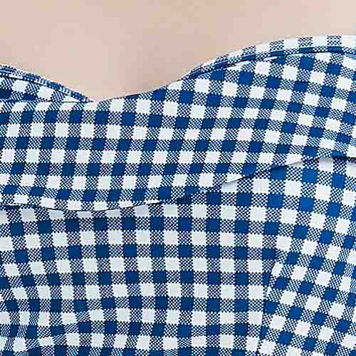 藍色-MIX&MATCH泳衣上身 <23551695>布料的特寫,在淺色背景下的折縫,突顯出這款時尚日系泳衣的經典格仔圖案。.