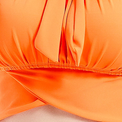 特寫: 橙色背心 MIX&MATCH 泳衣上身 <23641739>,聚拢的垂感、平滑的質感、柔軟的褶皺,時尚有型。.