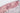 2 合 1 撥水防風外套 <20621685-106> 上的抽象粉紅色、淡紫色和淺灰色幾何圖案布料特寫。縫線材質與可視接縫突顯其防風防水功能。.